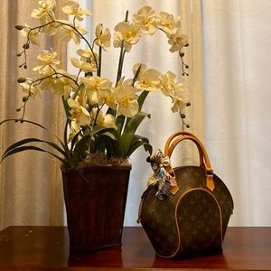Louis Vuitton Ellipse Pm Handbag